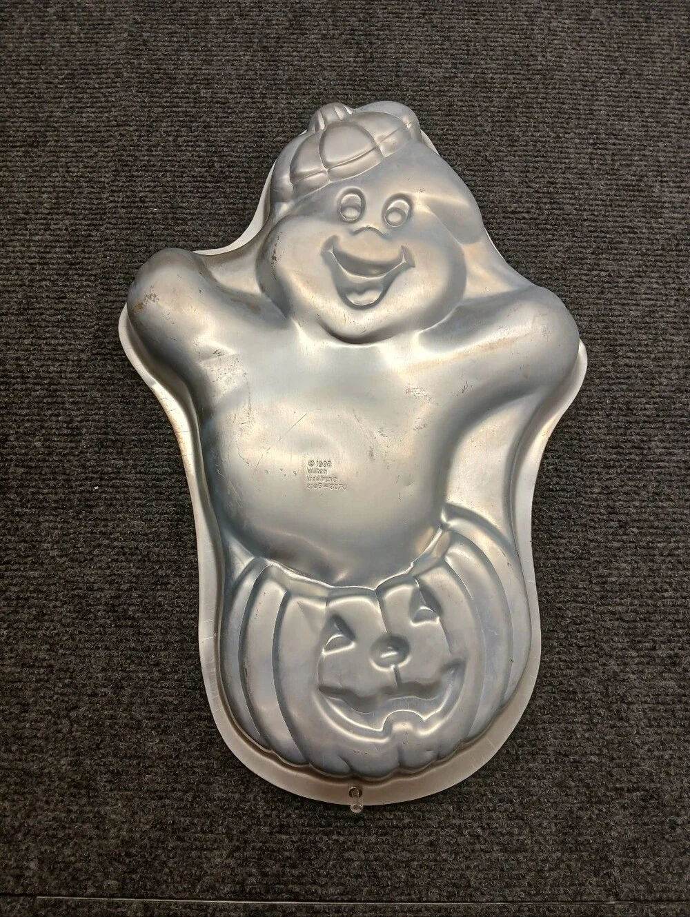 VTG 1998 Wilton Cast Aluminum Cake Pan 